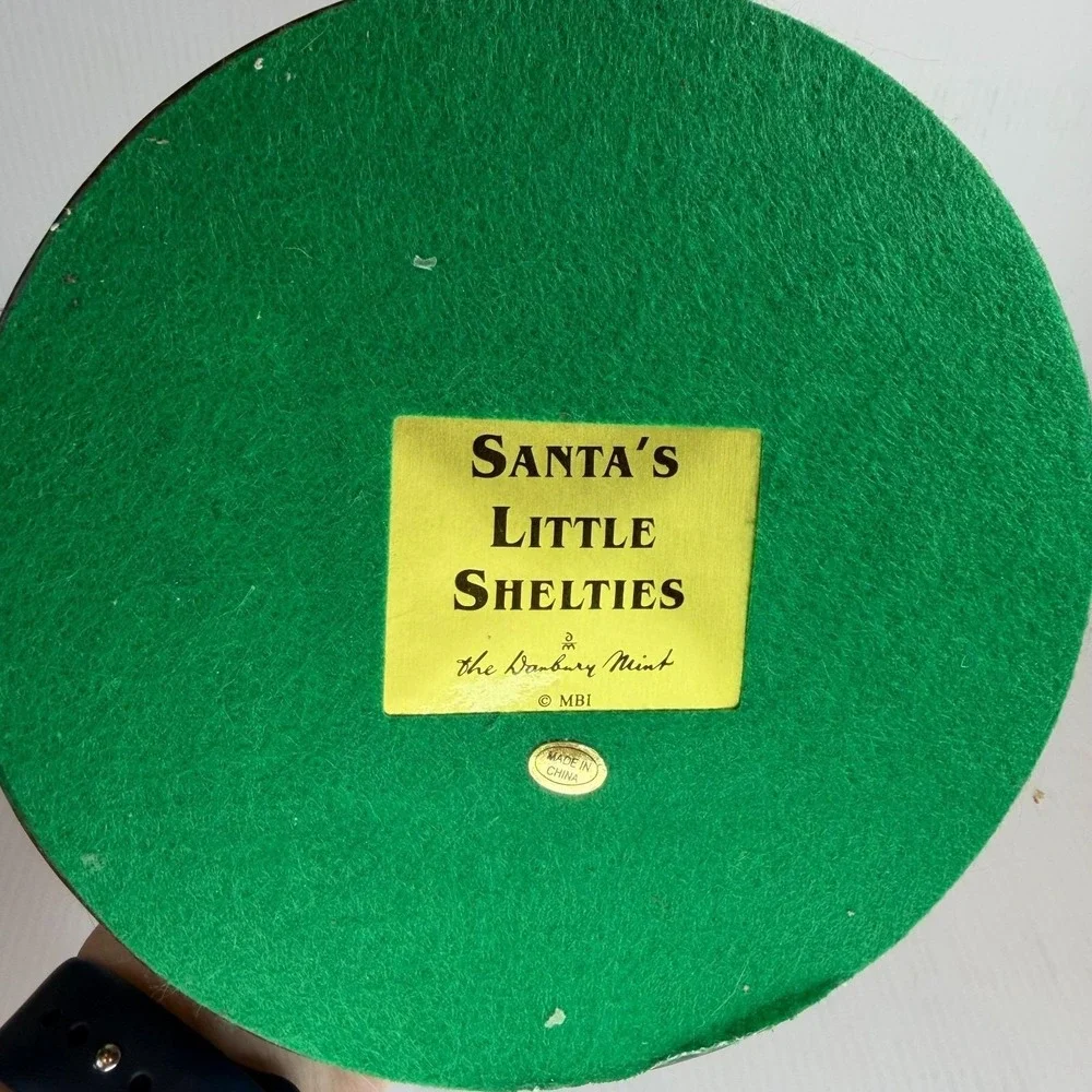 Danbury Mint Santa's Little Shelties Dog Christmas Figurine Sculpture EUC No Box